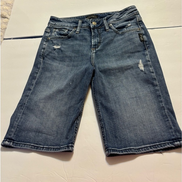 Silver Jeans Pants - Silver Jean Company Avery Bermuda Wasit 29 Length 9”